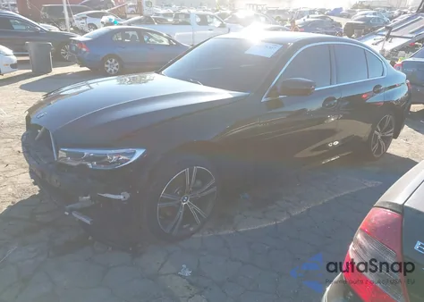 2021 BMW 330I xDrive z USA, uszkodzony, nr VIN 3MW5R7J0XM8B79658